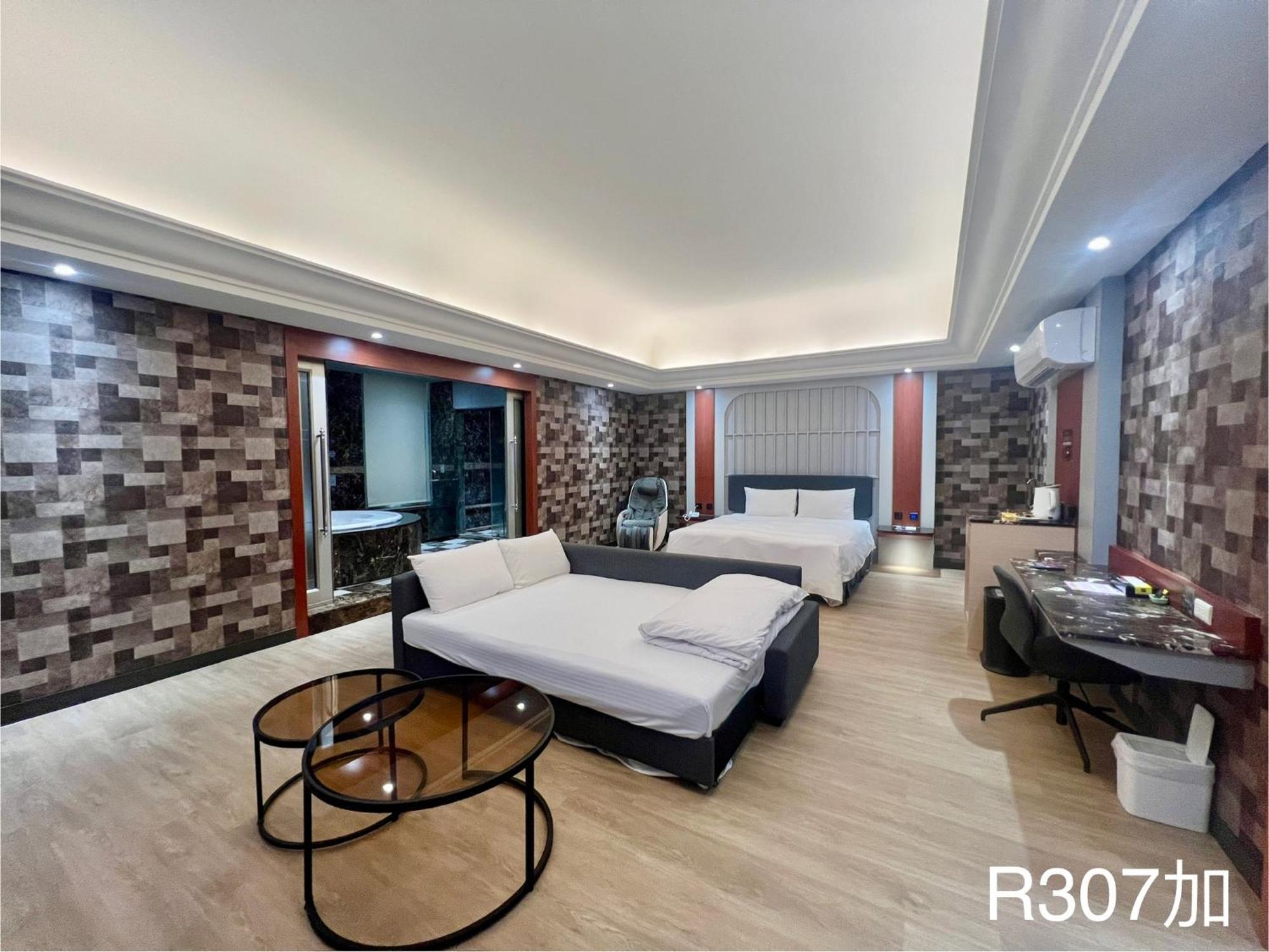 Holiday Motel Тайнань Екстер'єр фото
